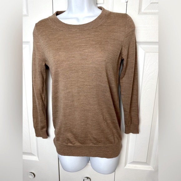J.CREW Camel Tan 100% Merino Wool Tippi Crewneck Sweater Knit Wardrobe Staple - Picture 3 of 11